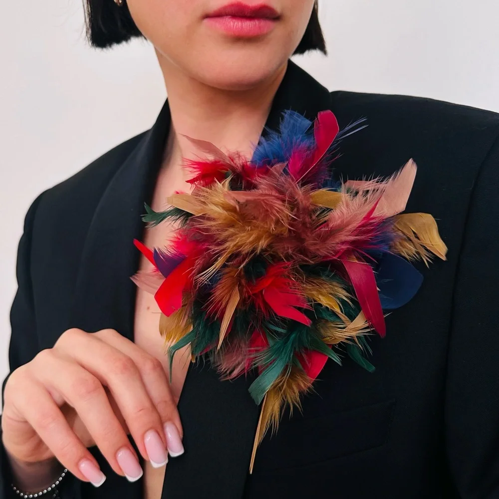 New Colorful Feather Brooch - Picture 4 of 8